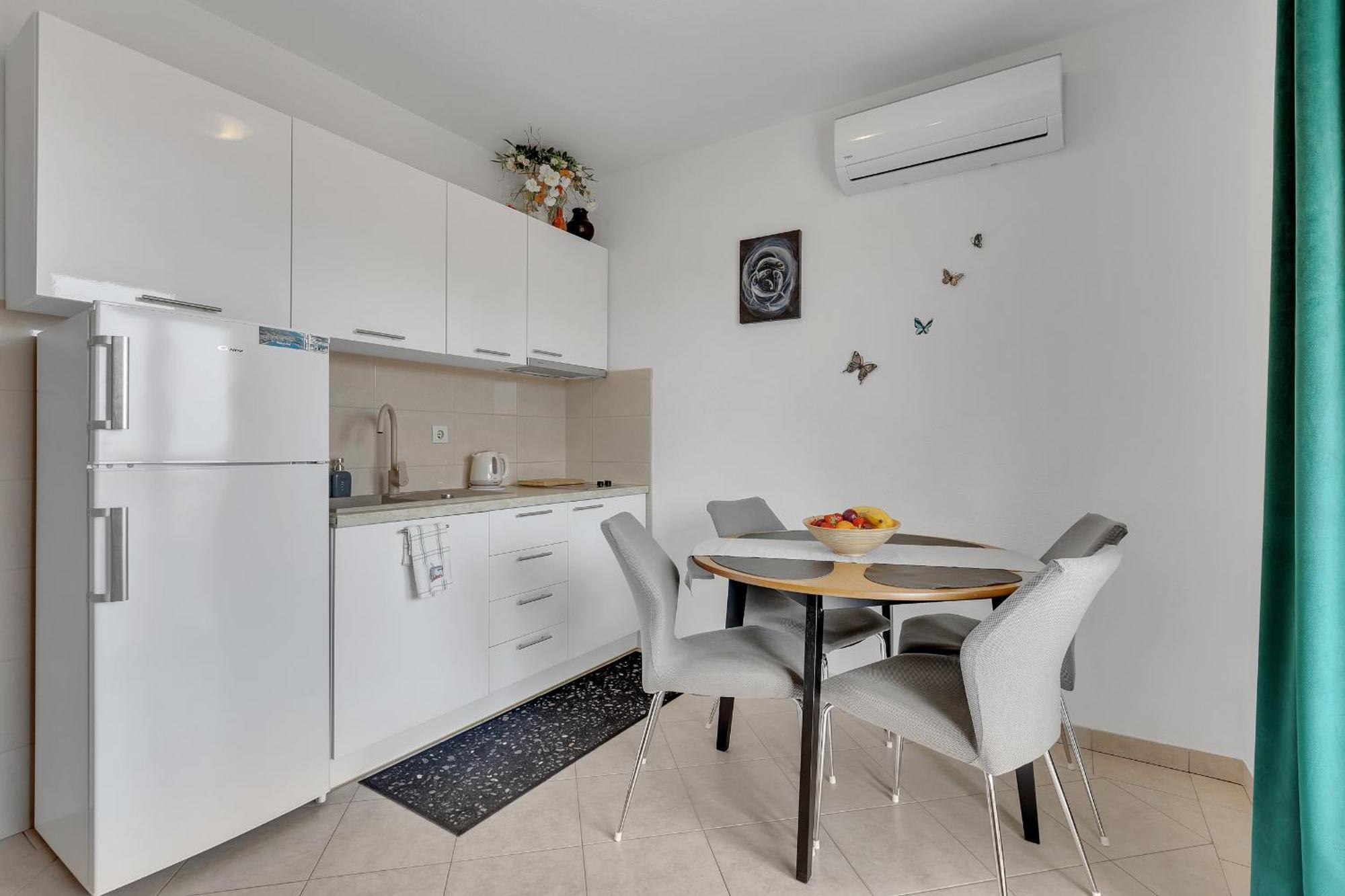 Apartmani Vanda Макарська Екстер'єр фото